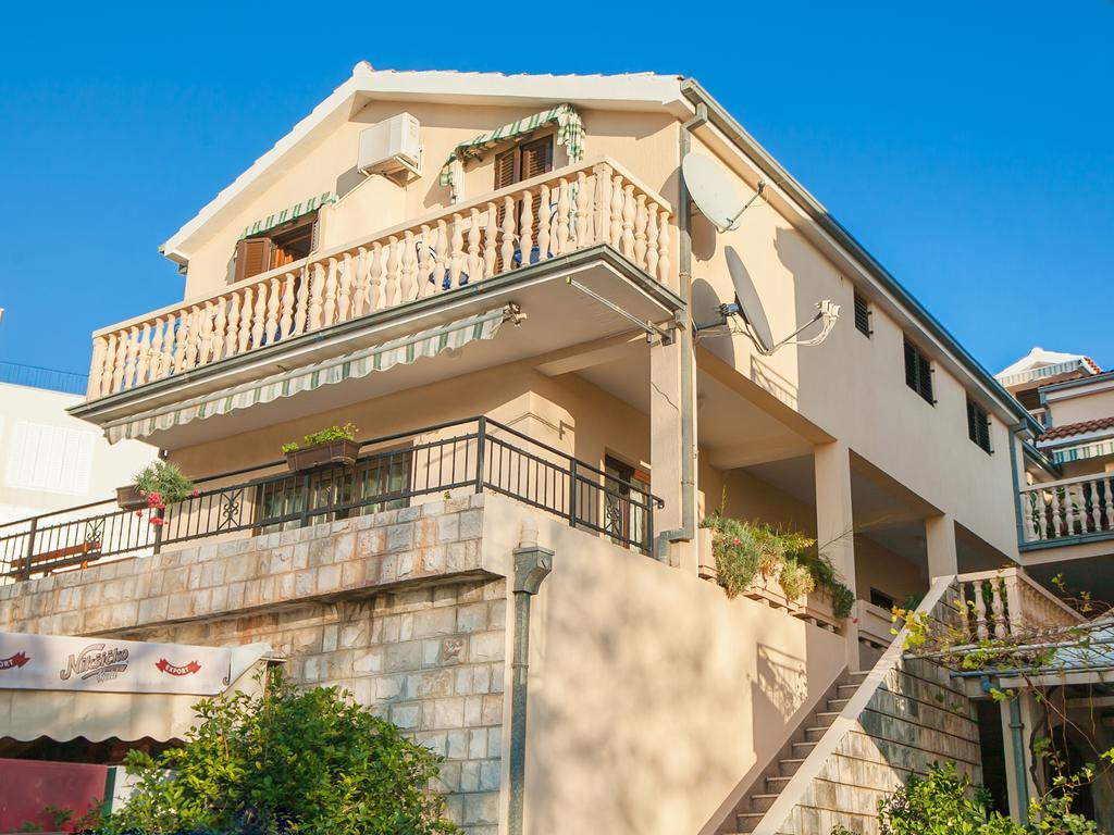 Mali Milocer Bay Accommodation Свети-Стефан Экстерьер фото