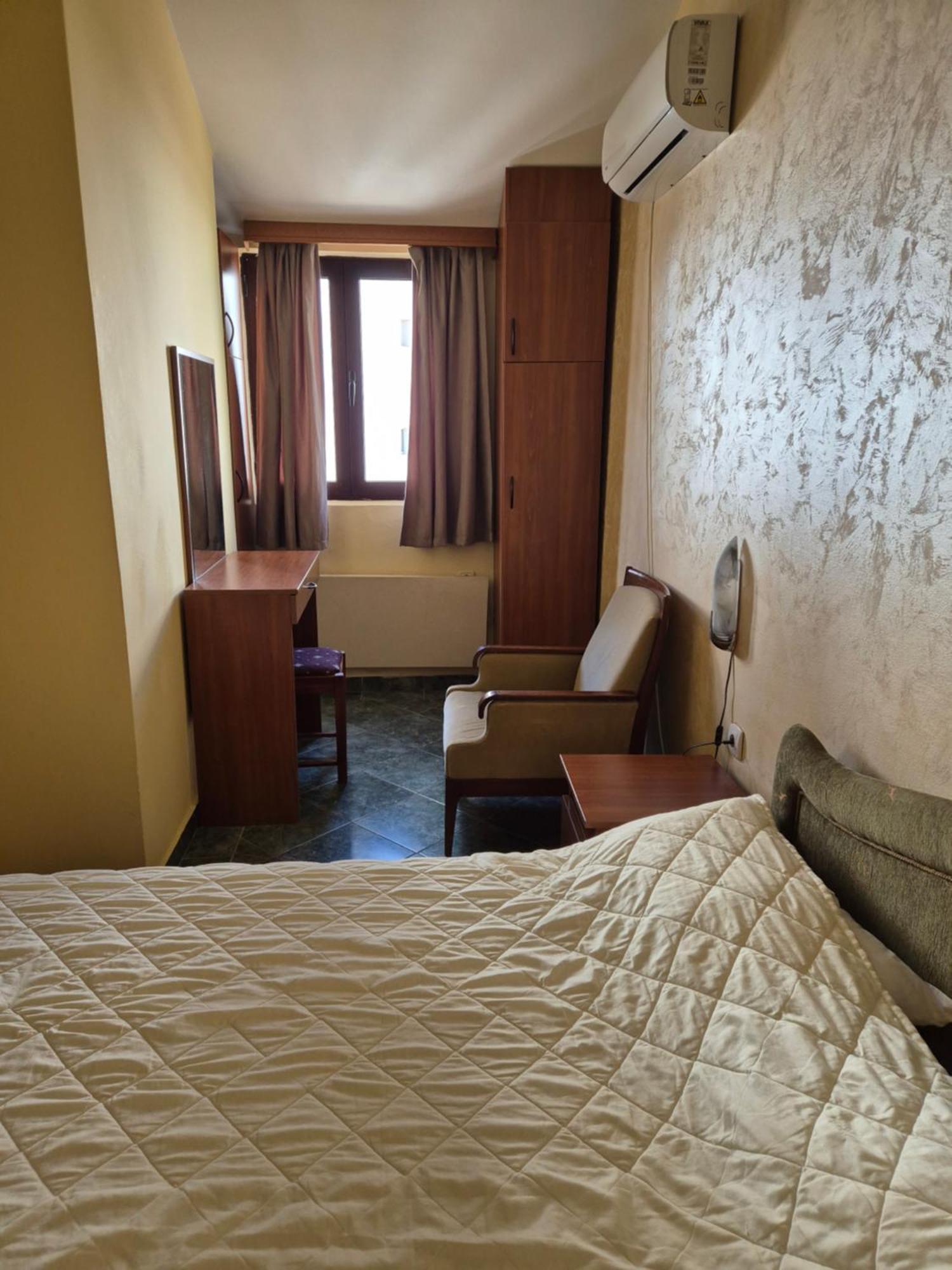 Mali Milocer Bay Accommodation Свети-Стефан Номер фото