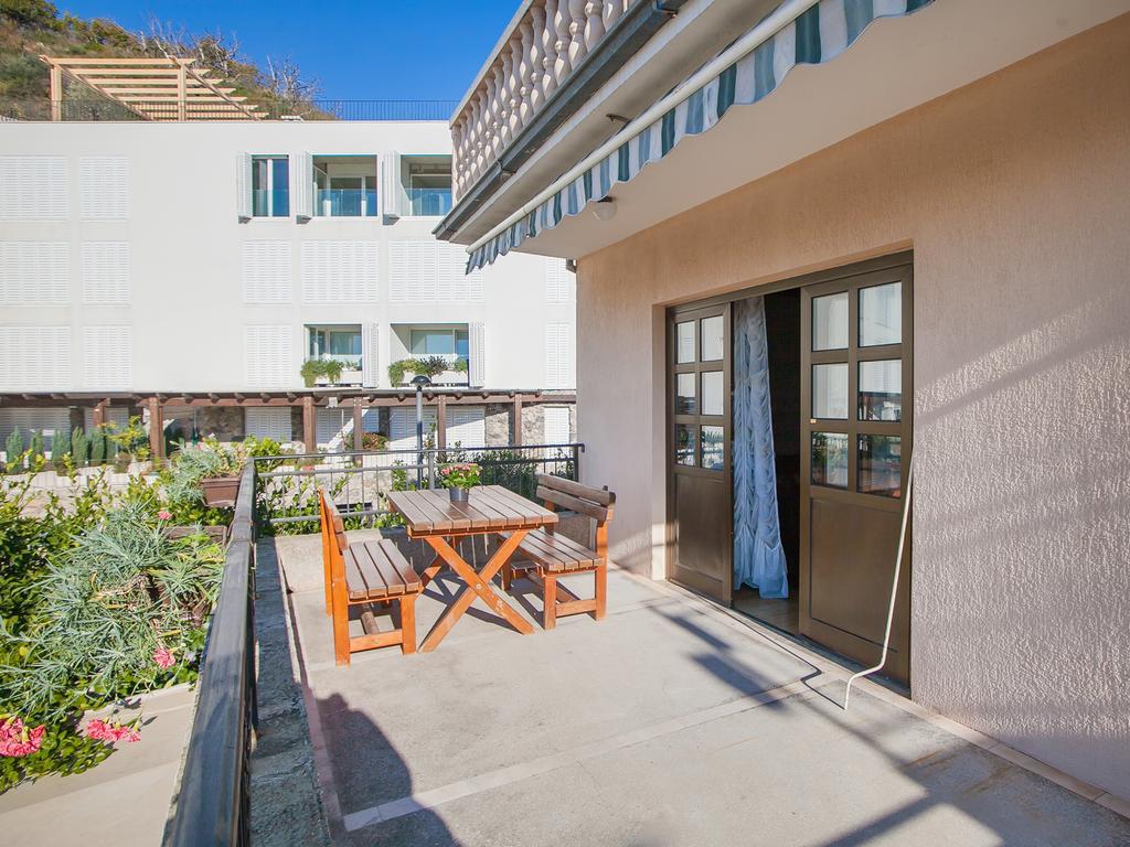 Mali Milocer Bay Accommodation Свети-Стефан Номер фото