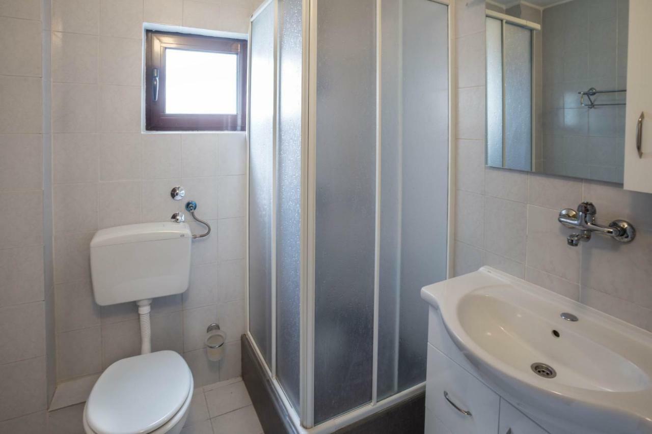 Mali Milocer Bay Accommodation Свети-Стефан Экстерьер фото