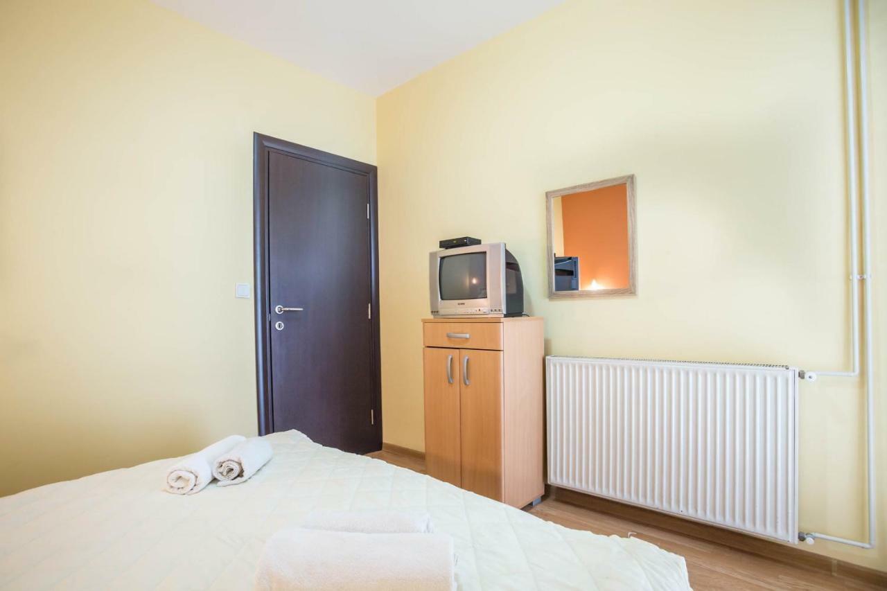 Mali Milocer Bay Accommodation Свети-Стефан Экстерьер фото